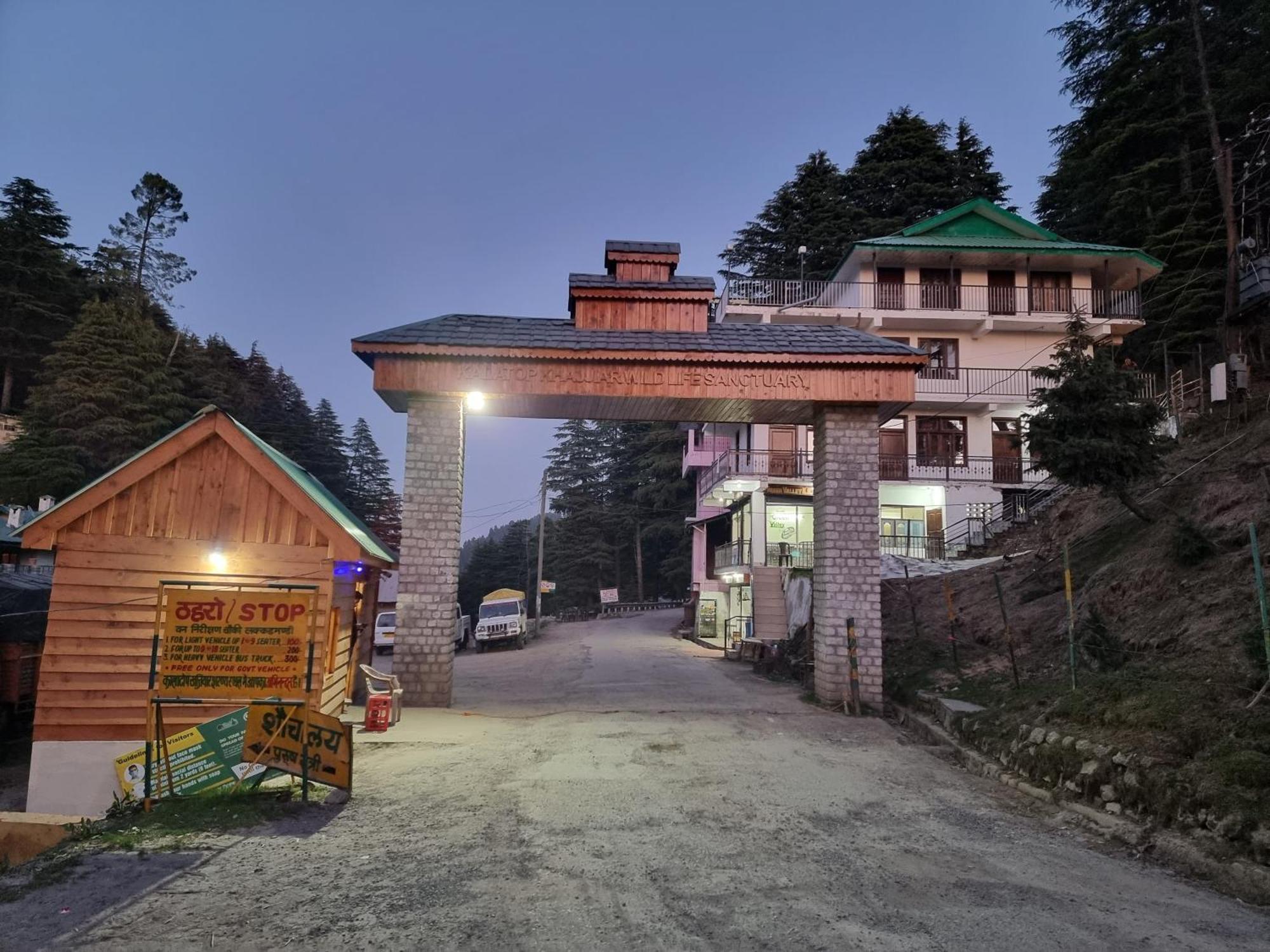 Forest Vibes Kalatop-Rooms And Restaurant Dalhousie Kültér fotó